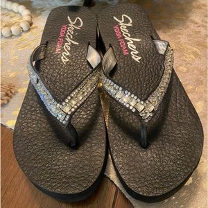 Sketcher Yoga Foam Flip Flops